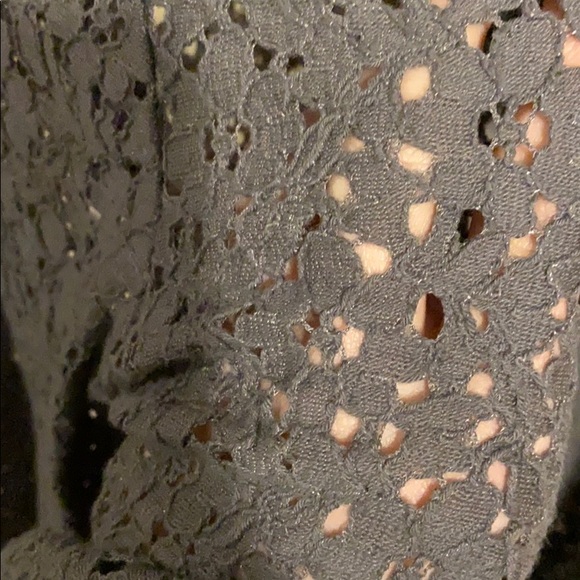 Van Heusen Grey Flower Pattern eyelet Button Down - Picture 3 of 3